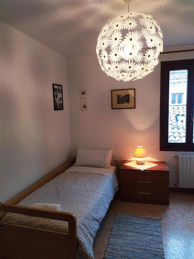 فندق Two Steps From Rialto البندقية المظهر الخارجي الصورة