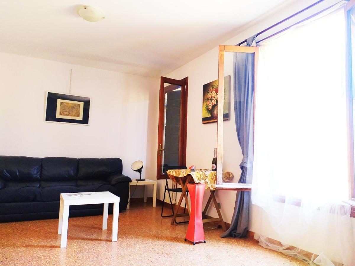 فندق Two Steps From Rialto البندقية المظهر الخارجي الصورة