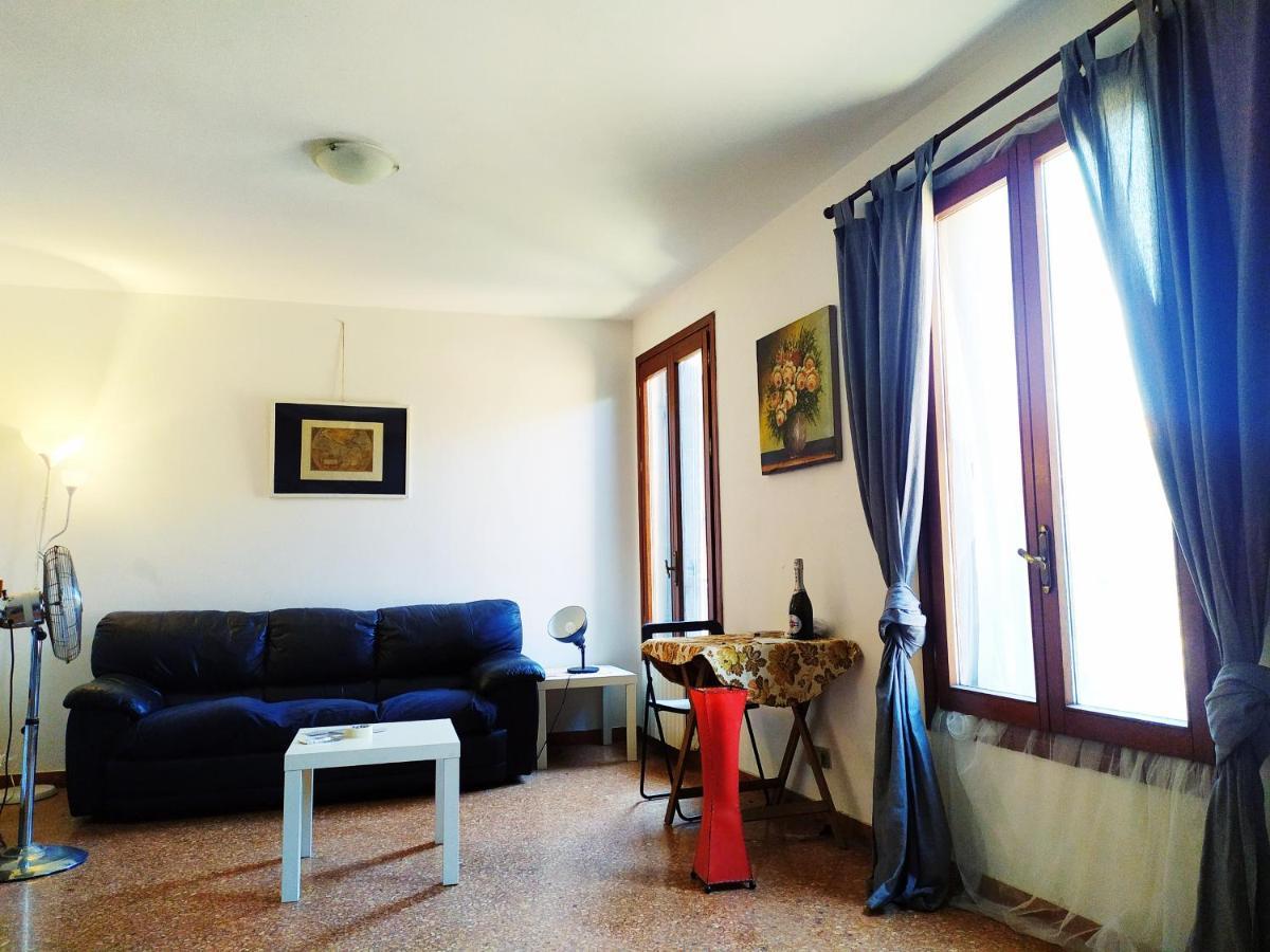 فندق Two Steps From Rialto البندقية المظهر الخارجي الصورة