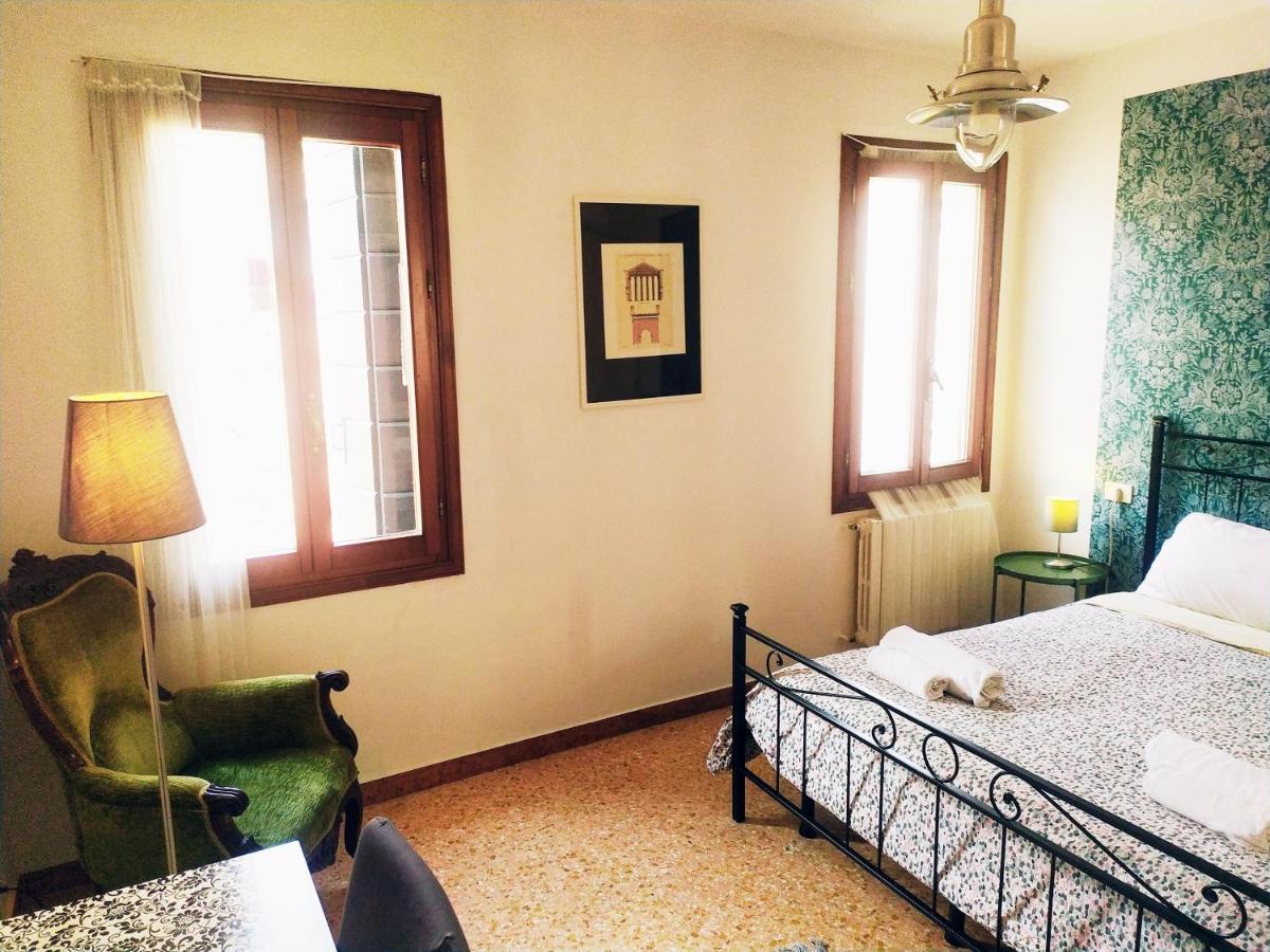 فندق Two Steps From Rialto البندقية المظهر الخارجي الصورة